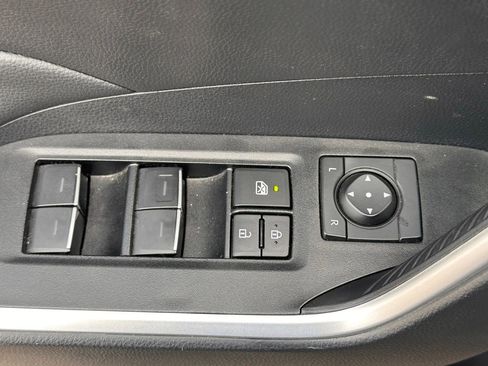 Used 2024 Toyota RAV4 SE image 23