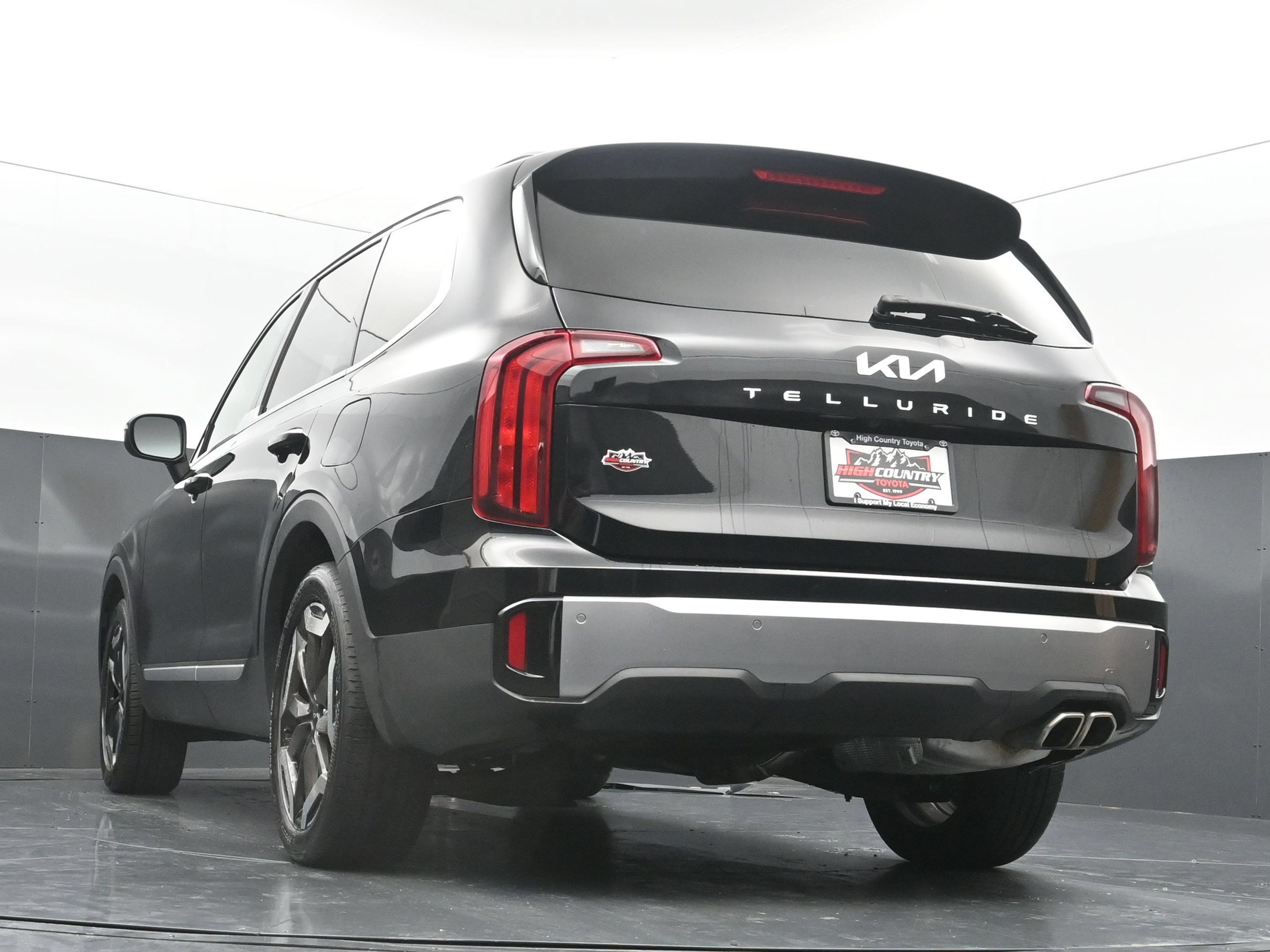 Used 2025 Kia Telluride S FWD image 37