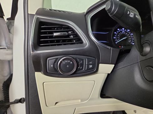 Used 2020 Ford Edge Titanium AWD/4WD image 28