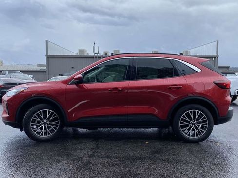 Certified 2023 Ford Escape SE image 7