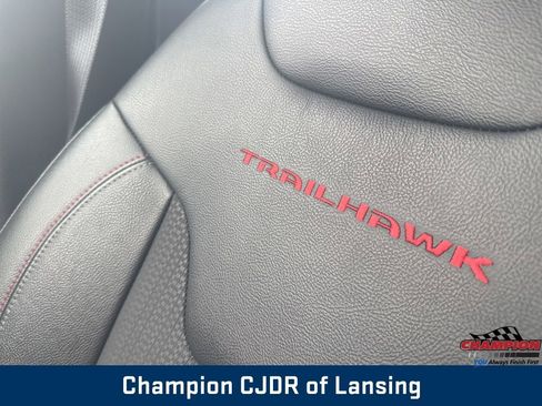 Used 2025 Jeep Compass Trailhawk image 39