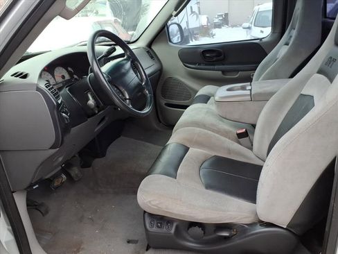 Used 2002 Ford F150 Lightning RWD image 10