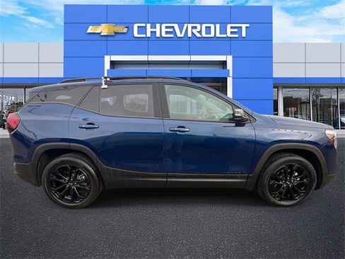 Certified 2022 GMC Terrain SLT w/ Elevation Edition image 4