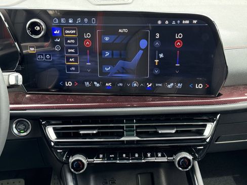 New 2026 Chevrolet Traverse RS image 21