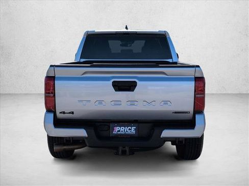 Used 2025 Toyota Tacoma TRD Sport image 7