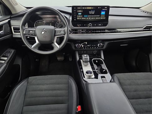 Used 2025 Mitsubishi Outlander SE AWD/4WD image 12