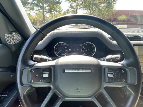 Used 2023 Land Rover Defender 130 X-Dynamic SE image 20