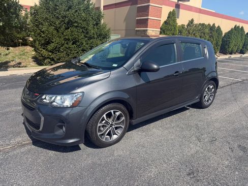 Used 2018 Chevrolet Sonic LT FWD image 1