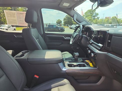 Used 2024 GMC Sierra 1500 SLT w/ SLT Premium Package AWD/4WD image 10