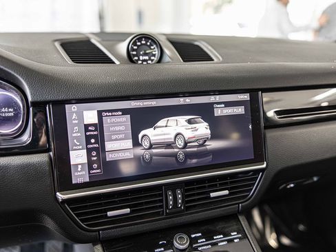 Used 2021 Porsche Cayenne E-Hybrid image 27