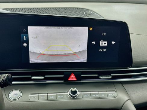 Used 2025 Hyundai Elantra SEL FWD image 10