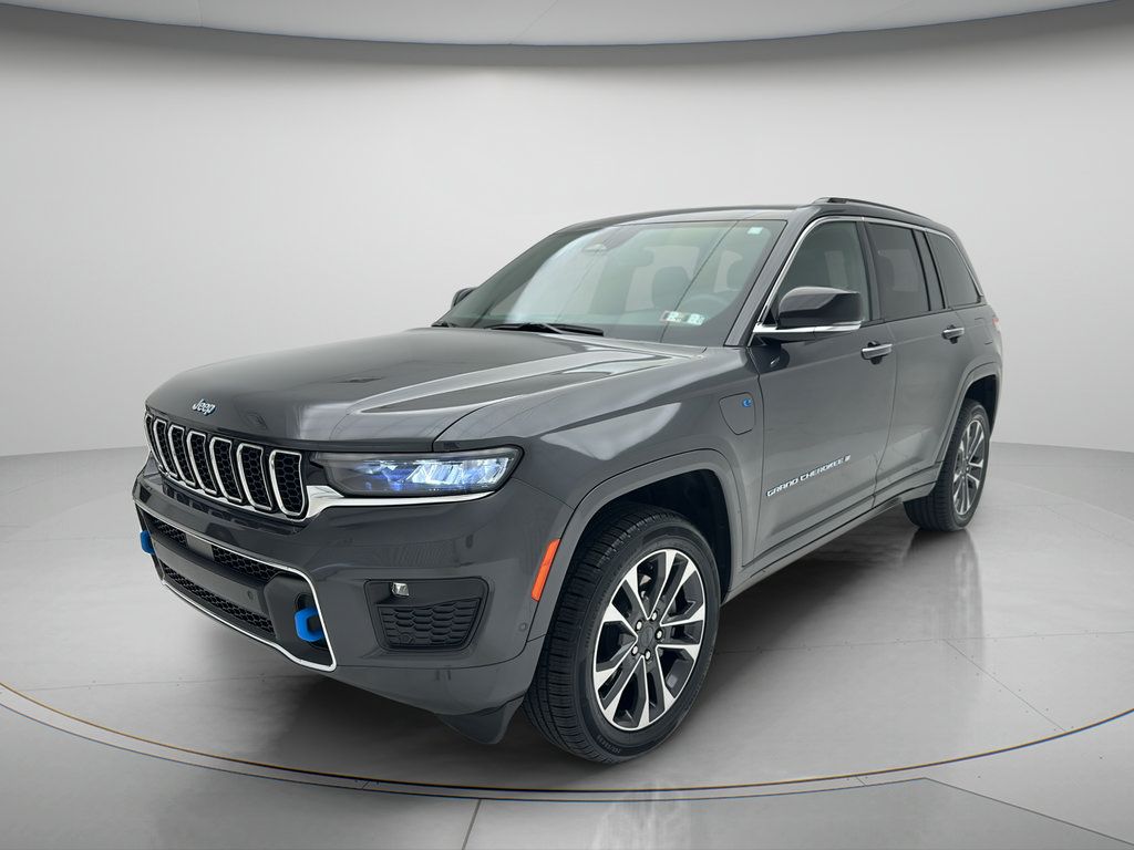 Used 2023 Jeep Grand Cherokee Overland AWD/4WD image 3