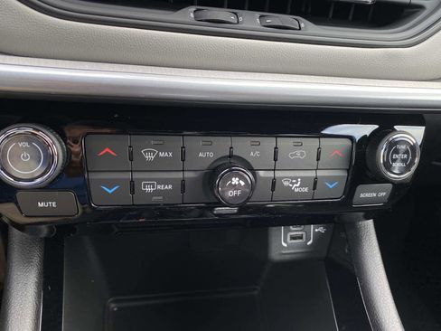 New 2026 Jeep Compass Limited image 10