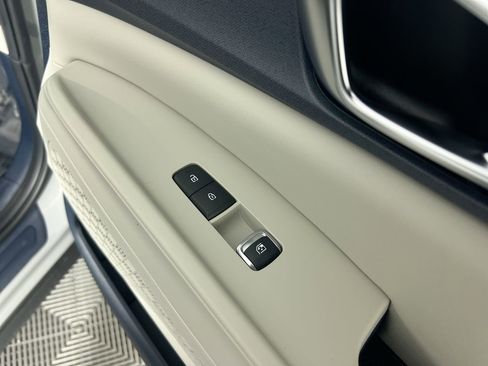 New 2026 Kia Carnival EX FWD image 31