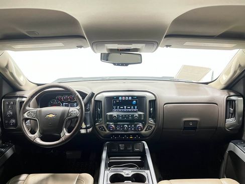 Used 2018 Chevrolet Silverado 1500 LTZ Z71 w/ LTZ Plus Package AWD/4WD image 18