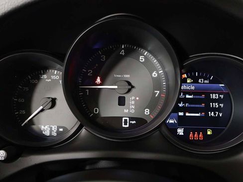 Used 2025 Porsche Macan image 45