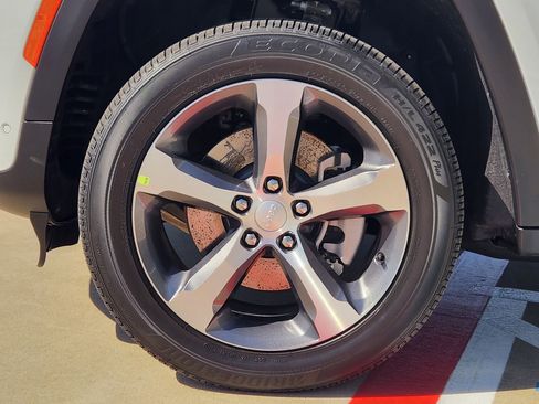 New 2026 Jeep Grand Cherokee L Limited w/ Luxury Tech Group II image 11