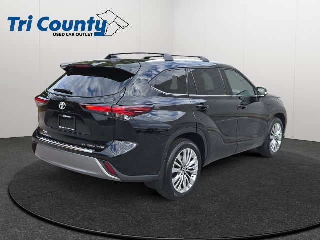 Certified 2026 Toyota Highlander Platinum AWD/4WD image 8