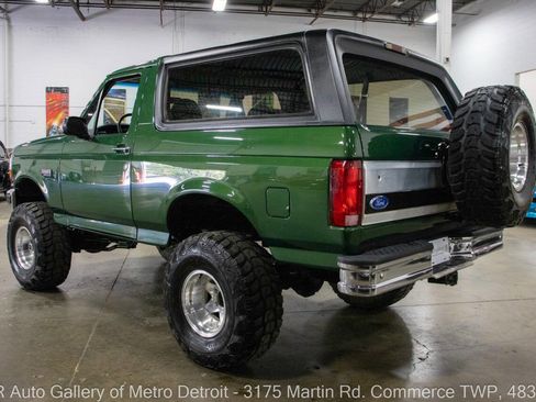 Used 1996 Ford Bronco XLT image 4