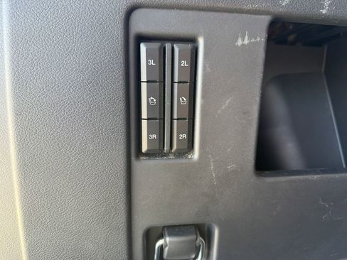 Used 2024 Ford Expedition Limited AWD/4WD image 12