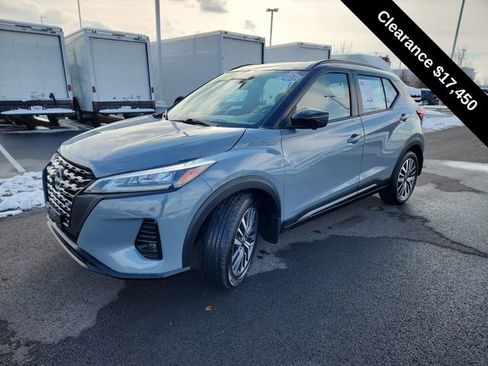 Used 2023 Nissan Kicks SR w/ SR Premium Package image 4