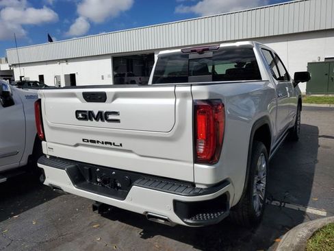 Used 2022 GMC Sierra 1500 Denali w/ Technology Package image 4