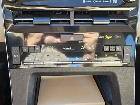 Used 2020 Toyota Avalon Limited image 20