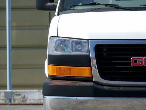 Used 2017 GMC Savana 2500 image 5