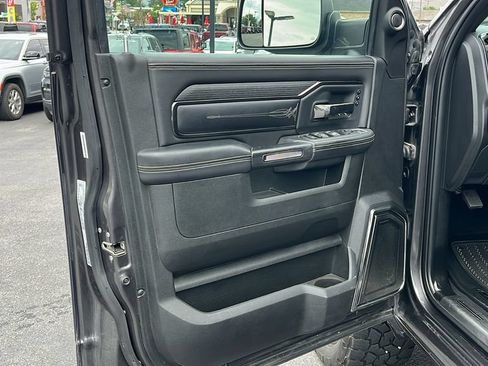 Used 2022 RAM 3500 Limited AWD/4WD image 9