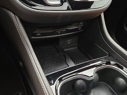 New 2026 Chrysler Pacifica Pinnacle FWD image 22