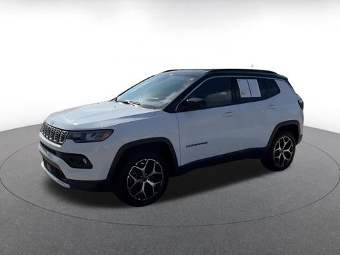 Used 2025 Jeep Compass Limited image 9