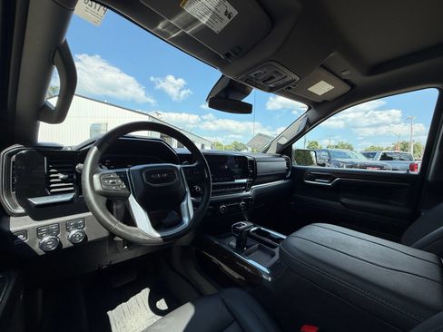 Used 2024 GMC Sierra 1500 Elevation w/ Elevation Premium Package AWD/4WD image 18