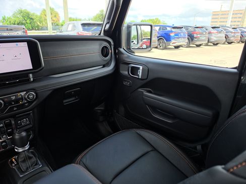 Used 2018 Toyota Tacoma TRD Sport RWD image 9