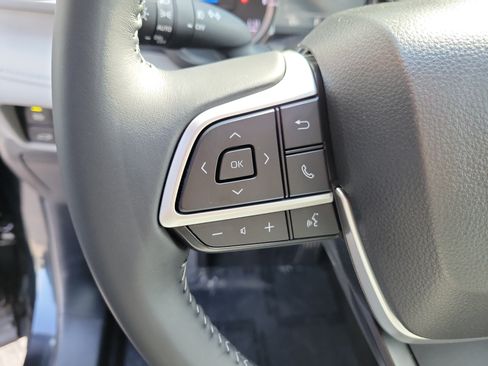 Certified 2025 Toyota Highlander XLE AWD/4WD image 30