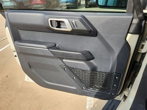 Used 2025 Ford Bronco Outer Banks image 13
