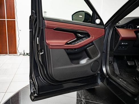 Used 2020 Land Rover Range Rover Evoque R-Dynamic HSE image 26