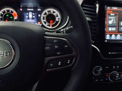 Used 2022 Jeep Cherokee Limited image 30