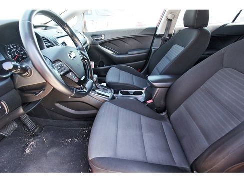 Used 2018 Kia Forte S image 6