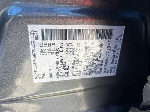 Certified 2025 Nissan Rogue SV image 17