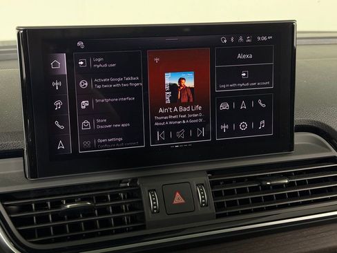 Used 2024 Audi Q5 e Premium Plus w/ Premium Plus Package image 19