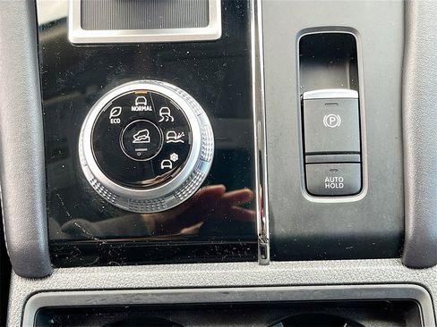 Used 2024 Mitsubishi Outlander ES image 31