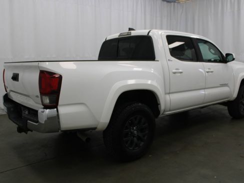 Used 2020 Toyota Tacoma SR5 AWD/4WD image 6