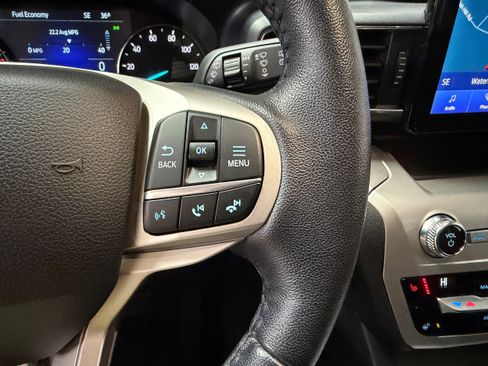 Certified 2021 Ford Explorer XLT w/ Equipment Group 202A AWD/4WD image 18