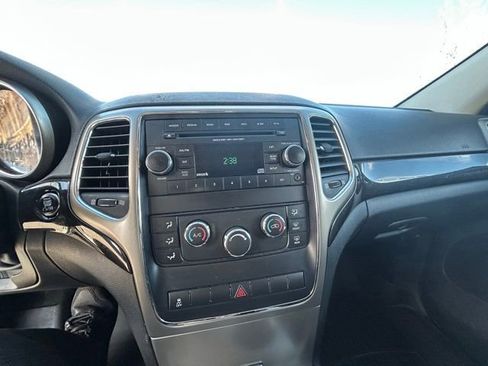 Used 2012 Jeep Grand Cherokee Laredo w/ Laredo E Group image 17