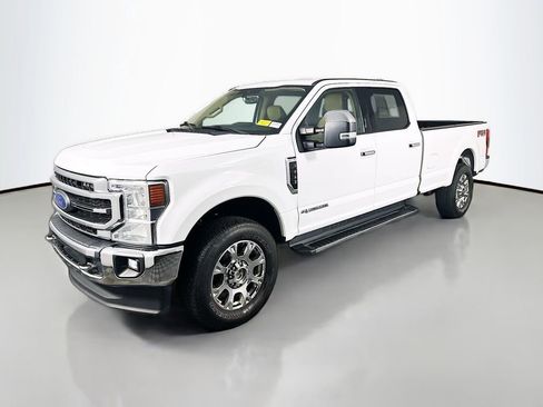 Used 2022 Ford F250 Lariat w/ Chrome Package image 3