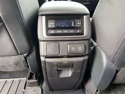 Used 2020 Subaru Ascent Limited w/ Technology Package image 22