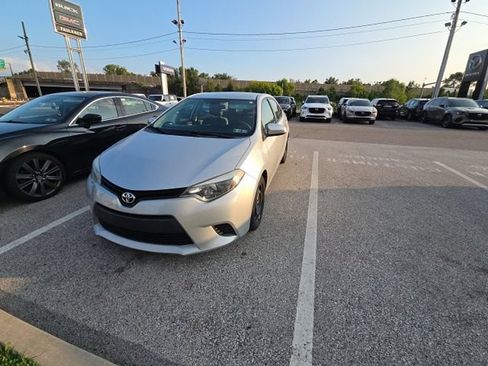 Used 2014 Toyota Corolla LE FWD image 10
