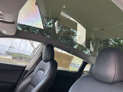 Used 2022 Tesla Model Y Performance image 18