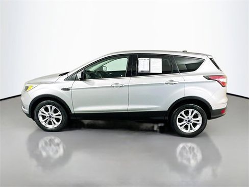 Used 2017 Ford Escape SE w/ SE Cold Weather Package image 4