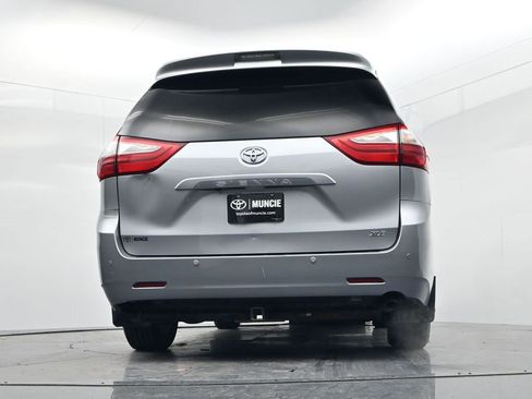 Used 2015 Toyota Sienna XLE image 50